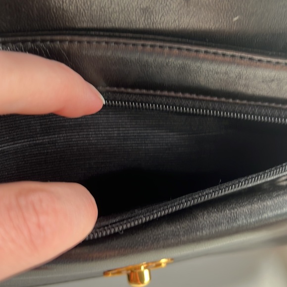 VERY RARE Vintage Chanel Crossbody - Picture 5 of 15